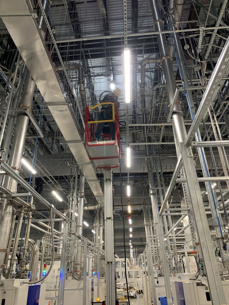 Advanced manufacturing facility piping installation